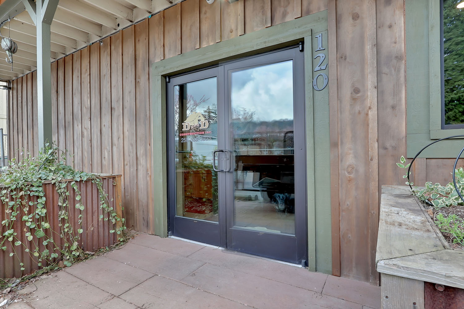 120 Corrin Ave NW