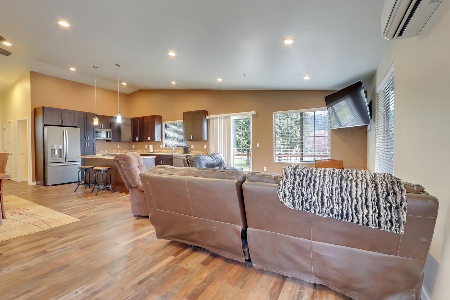 120 Corrin Ave NW