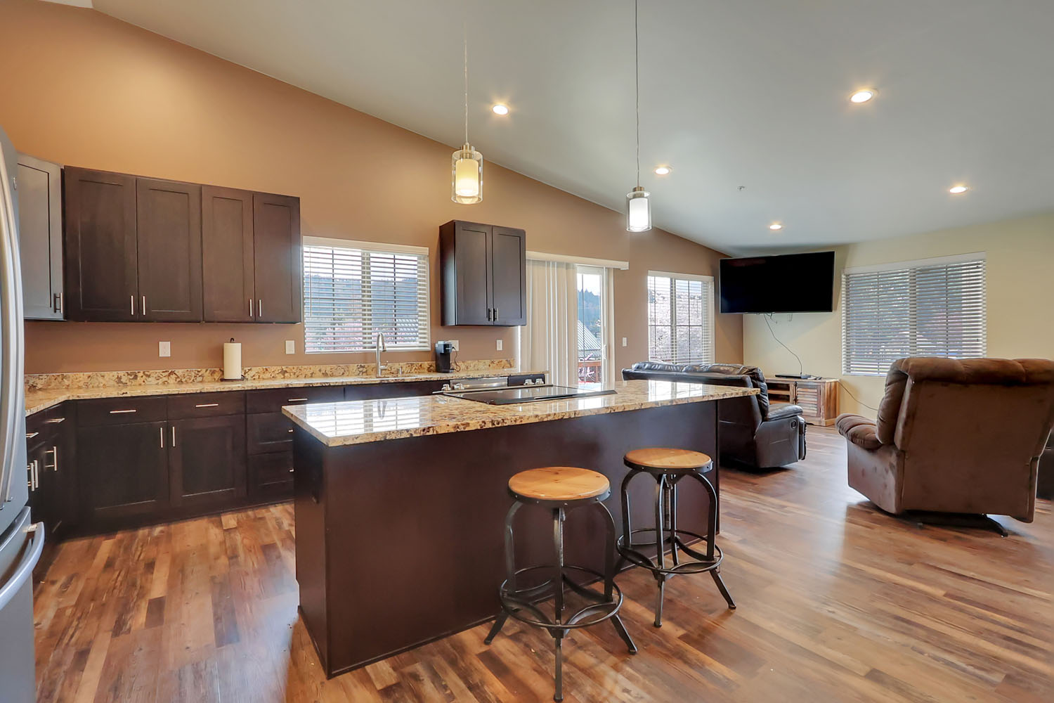 120 Corrin Ave NW