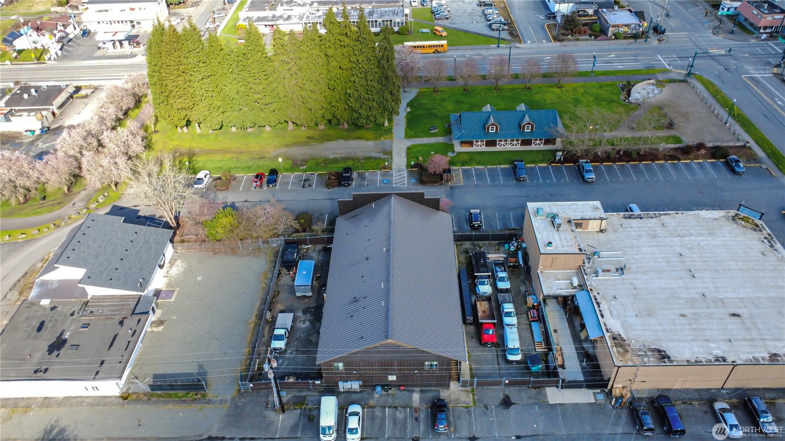 120 Corrin Ave NW