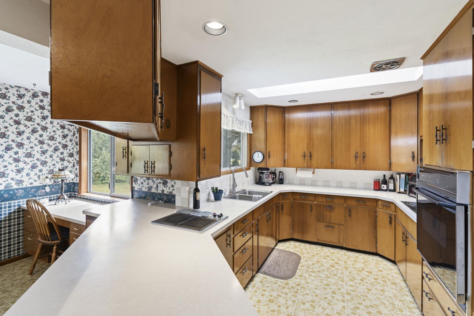 1553 Bishop Rd