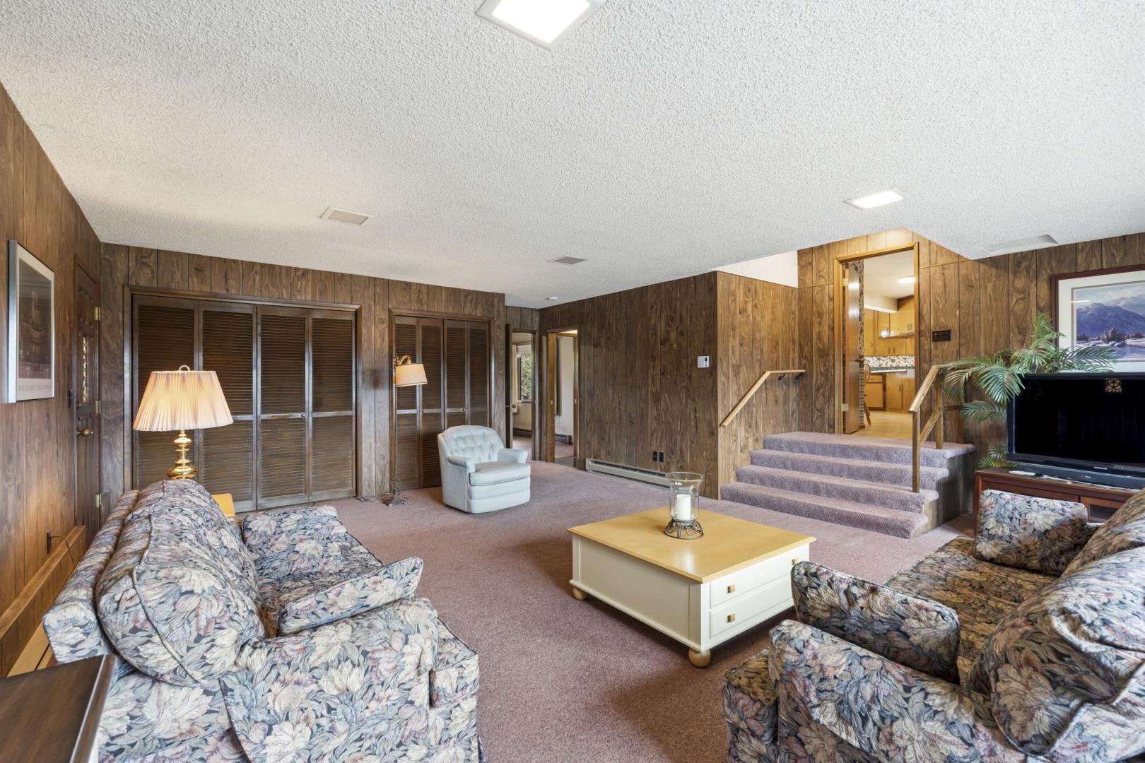 1553 Bishop Rd