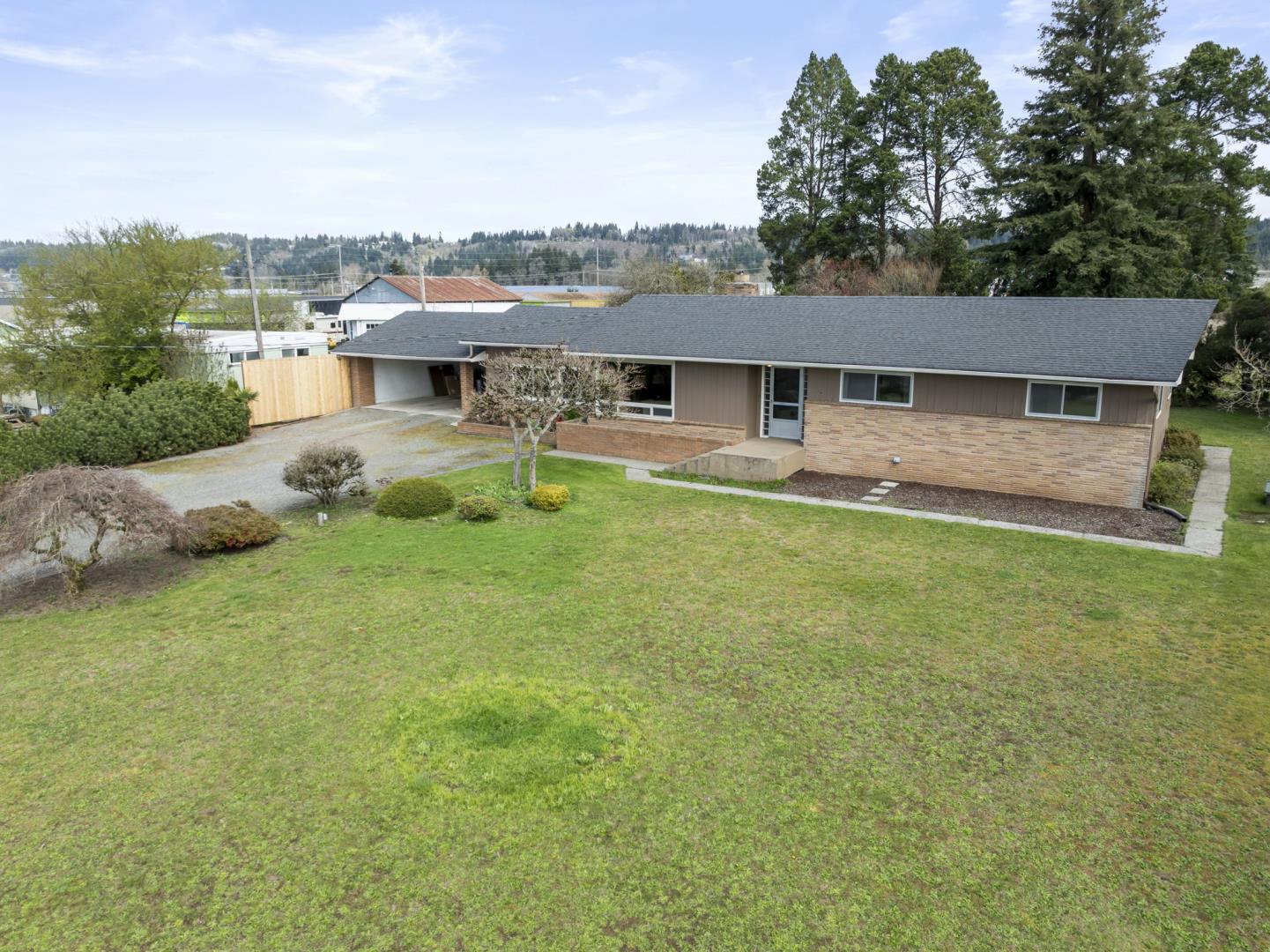 1553 Bishop Rd