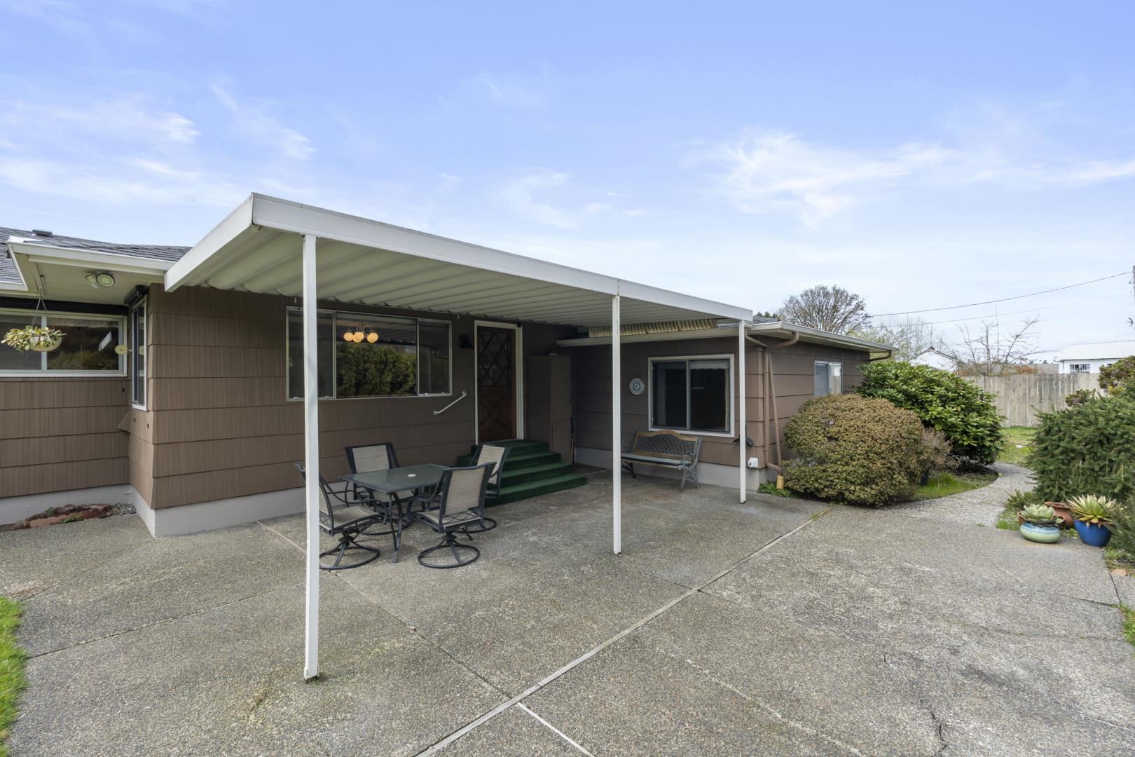 1553 Bishop Rd