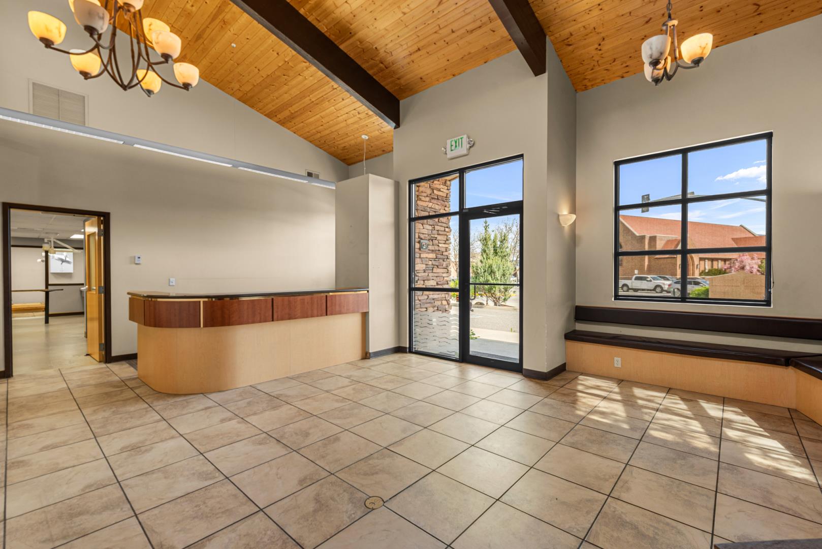 10 N Chelan Ave