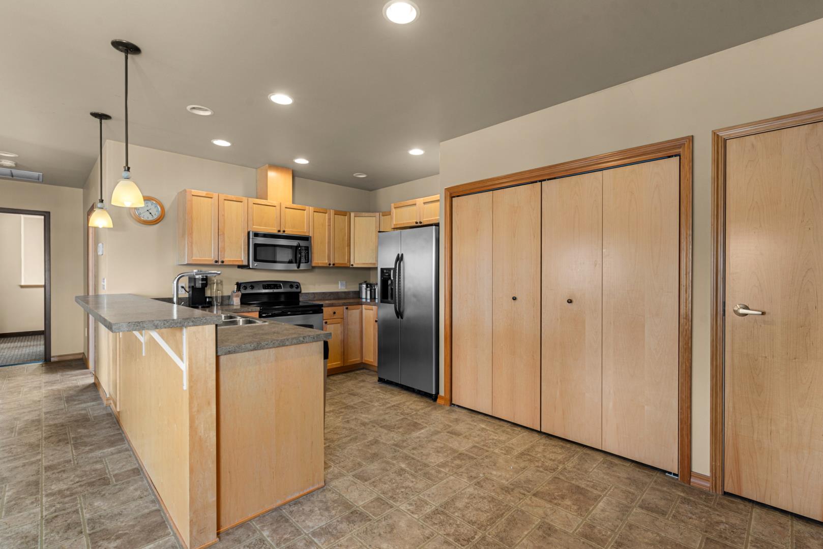 10 N Chelan Ave