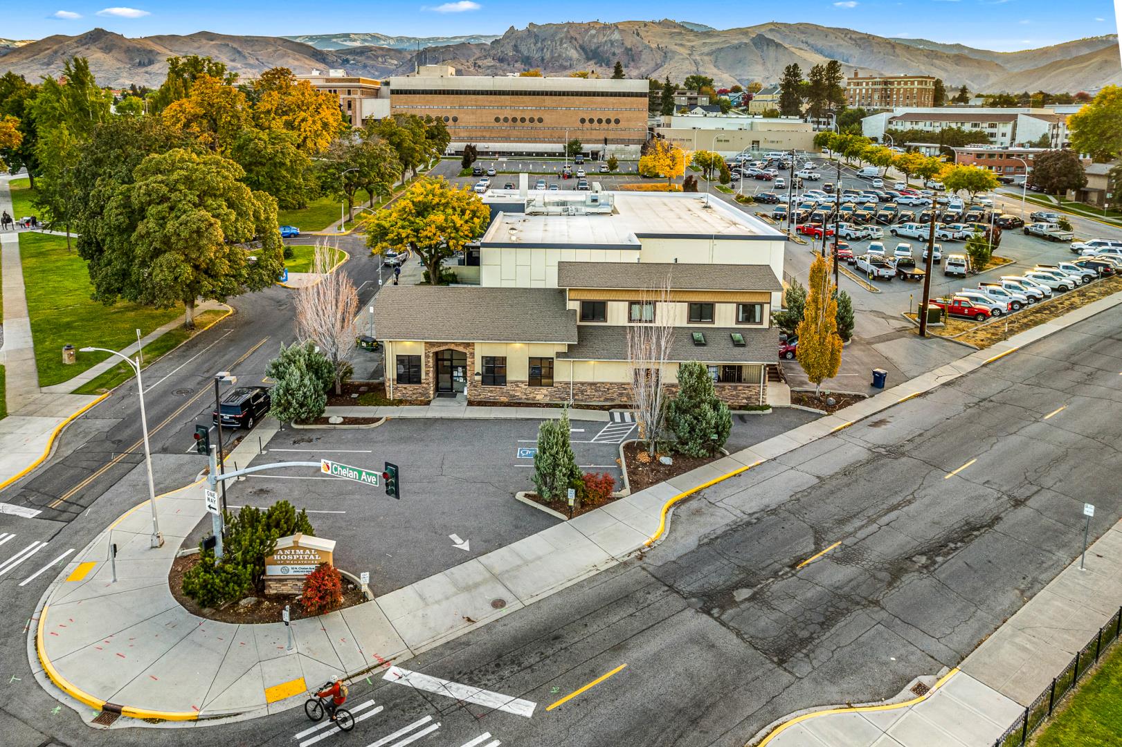 10 N Chelan Ave