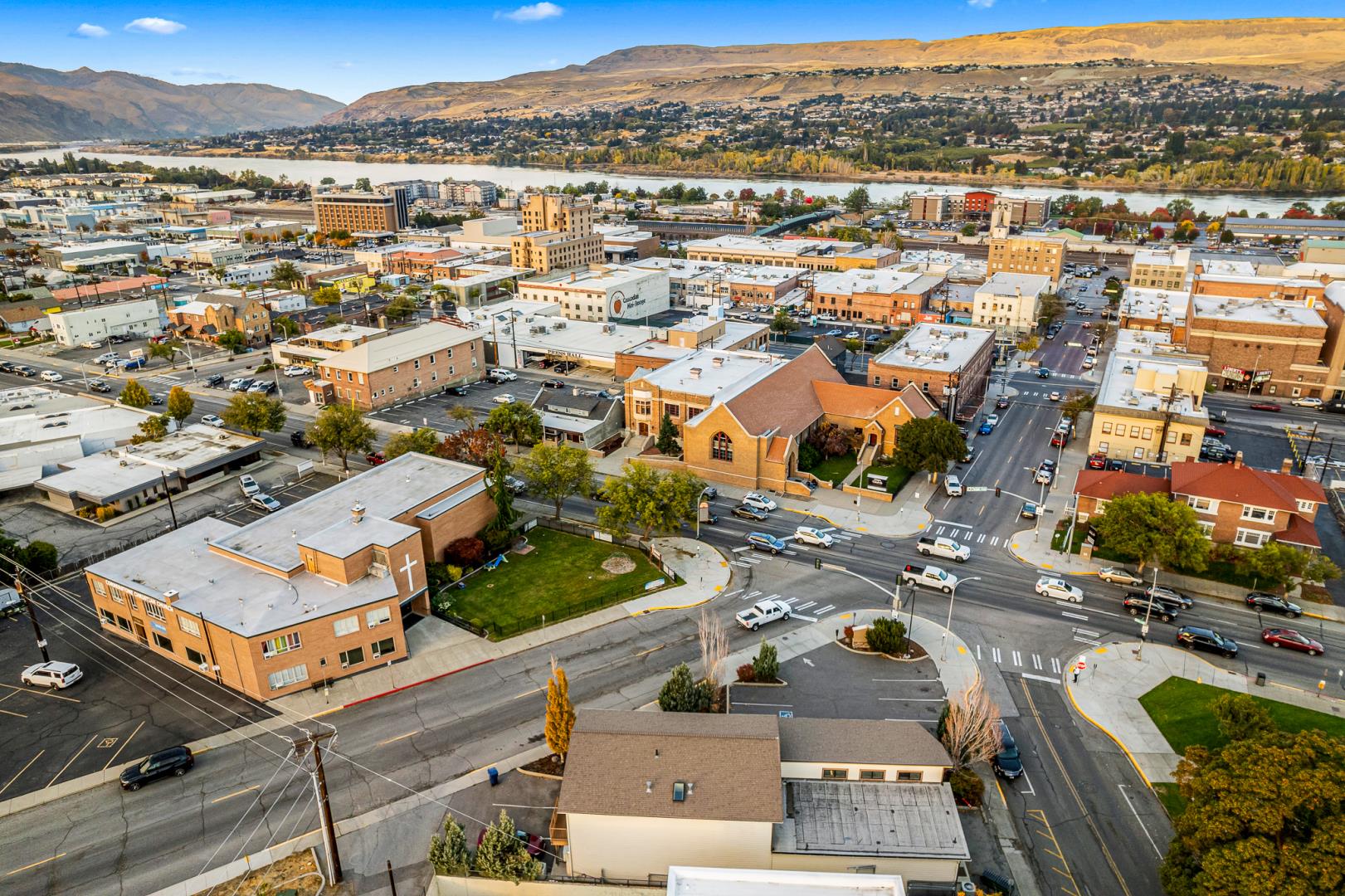 10 N Chelan Ave