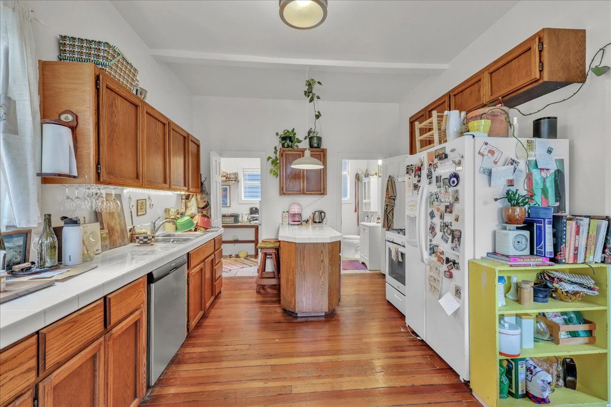 172 16th Ave