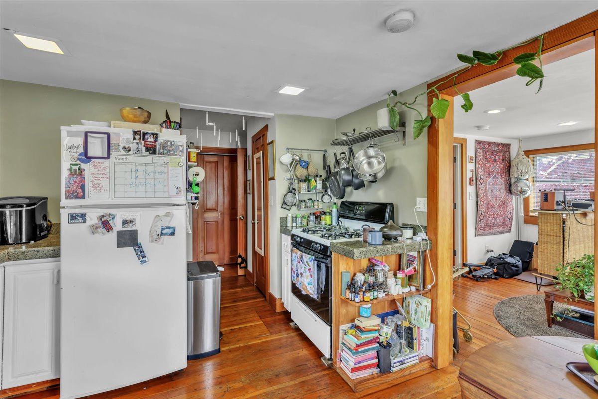 172 16th Ave