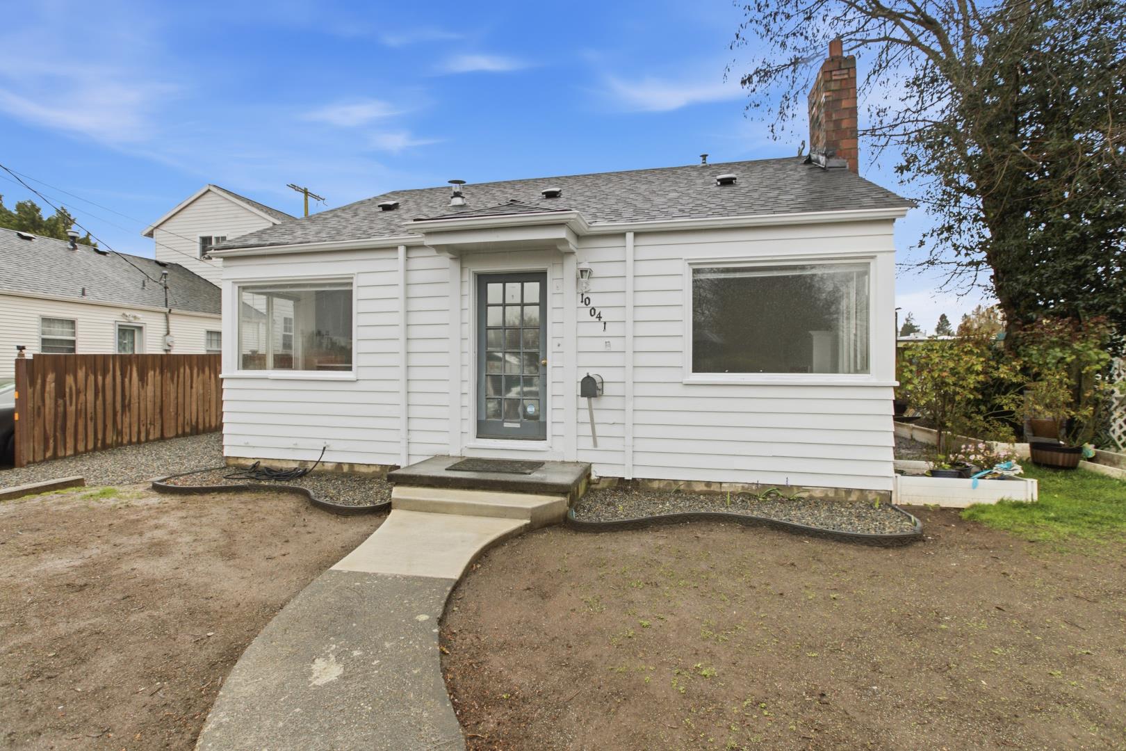 10041 15th Ave SW