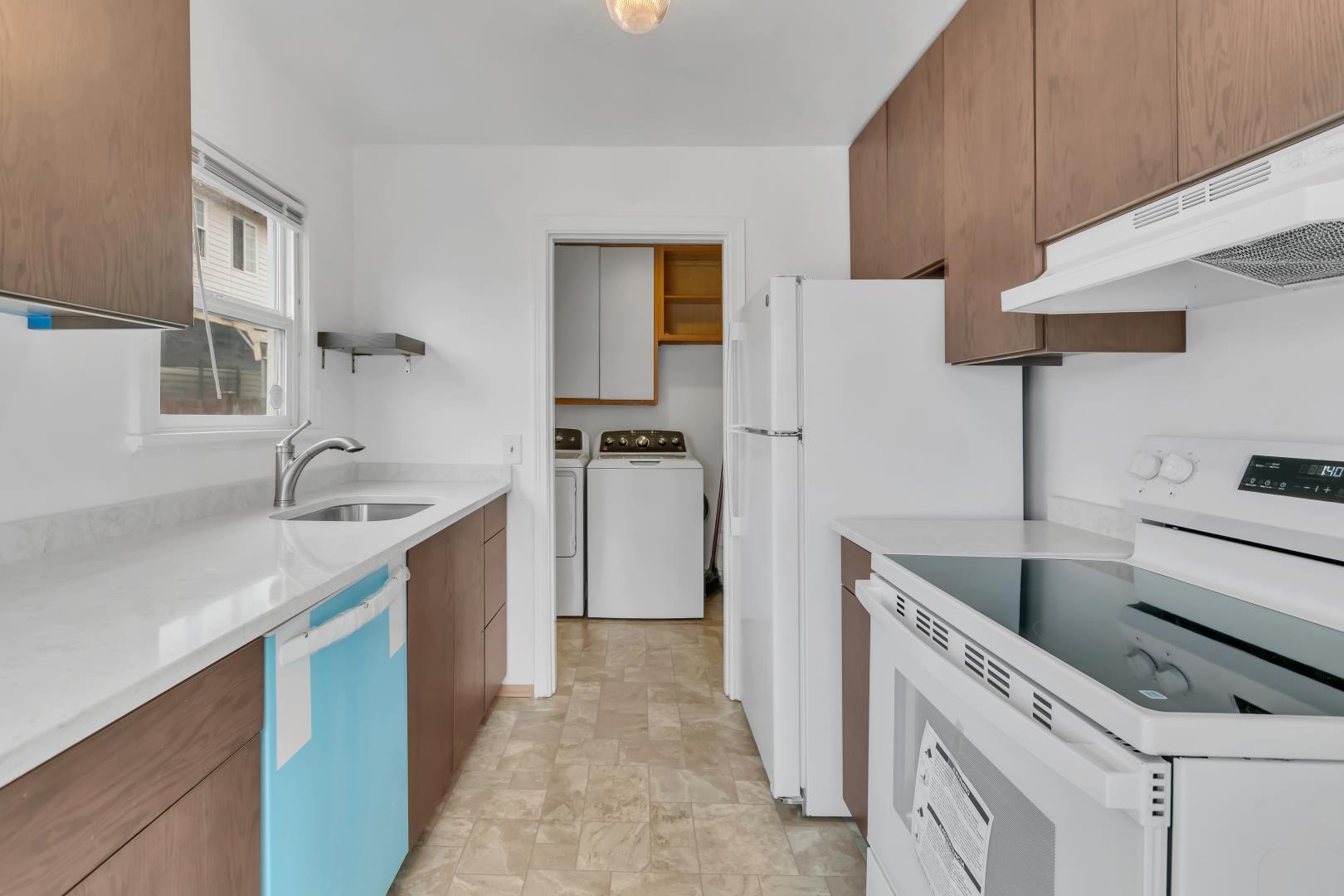 10041 15th Ave SW