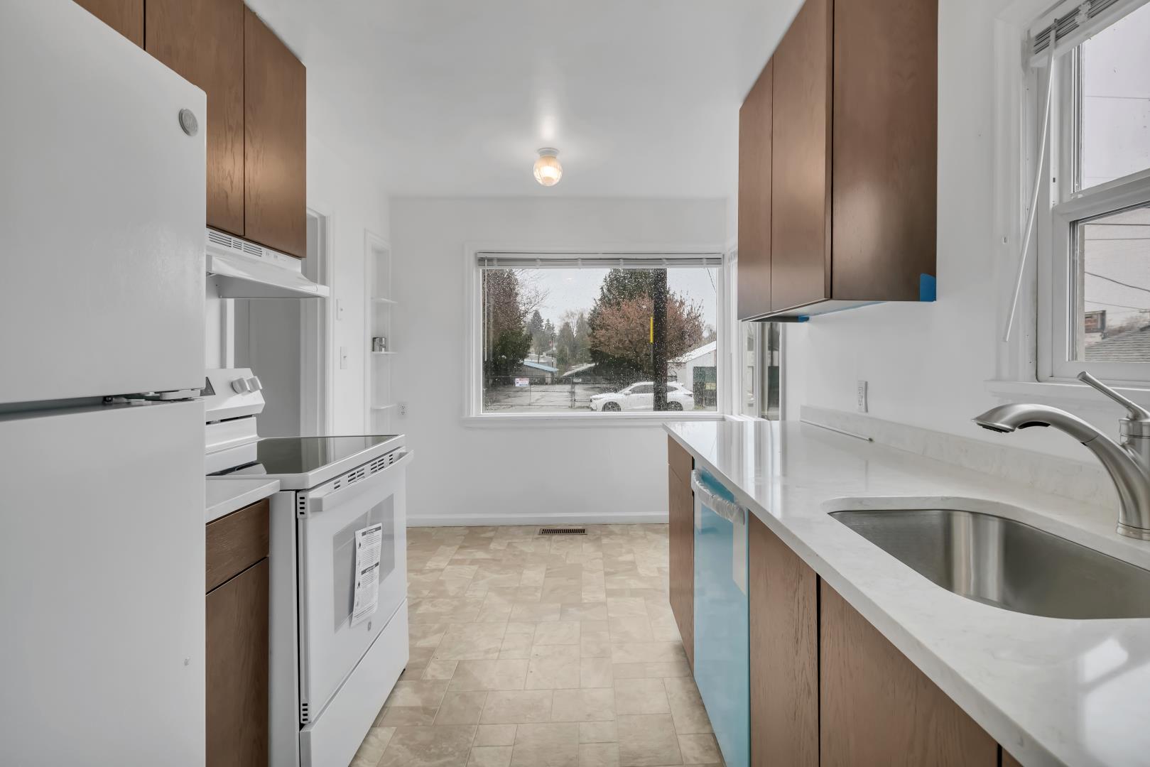 10041 15th Ave SW