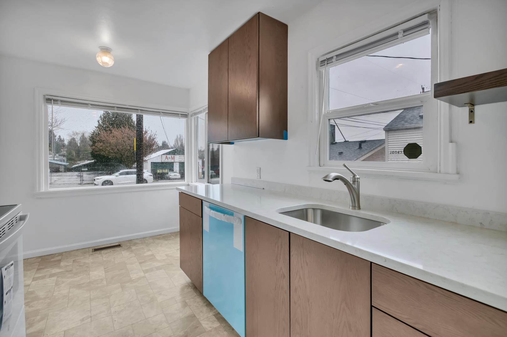 10041 15th Ave SW
