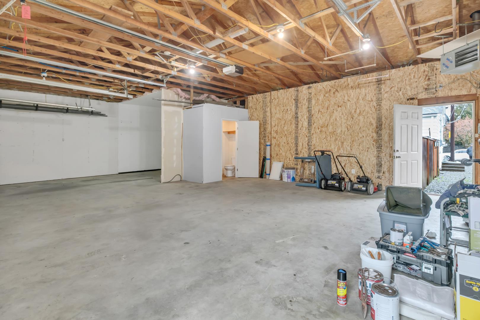 10041 15th Ave SW